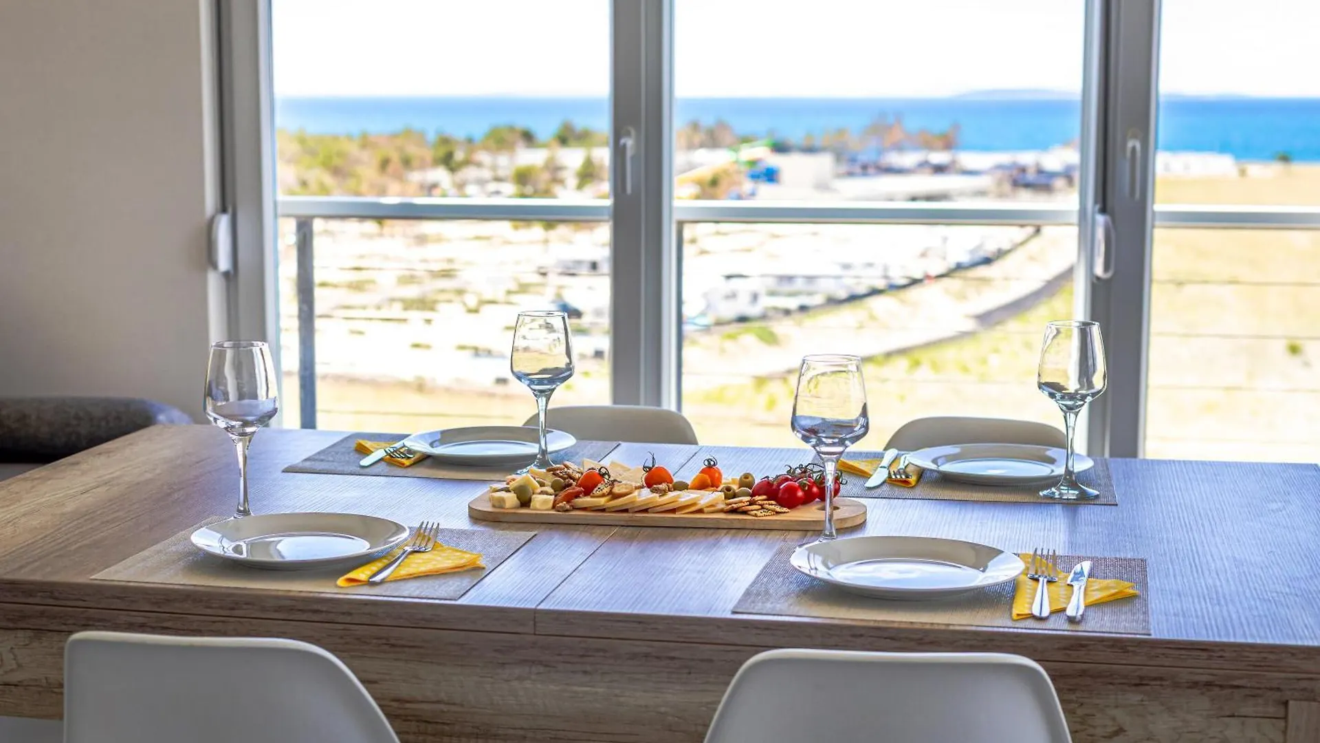 Modern Two Bedroom Apartment With Amazing Sea View And Pool بوفليانا